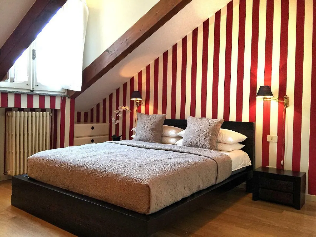 The Loft Apartment - Milano 0*,  Italia